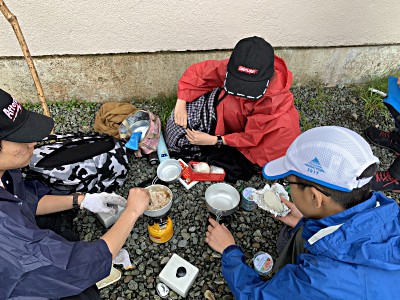 山頂で温かいご飯を食べよう♪ 炊爨